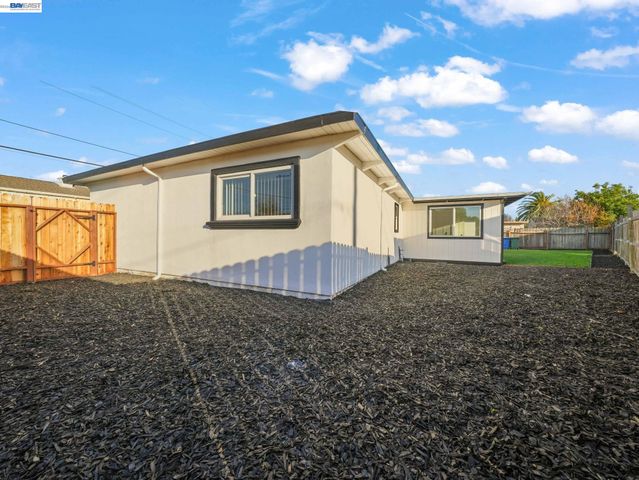 36605 Hafner St, Newark, CA 94560