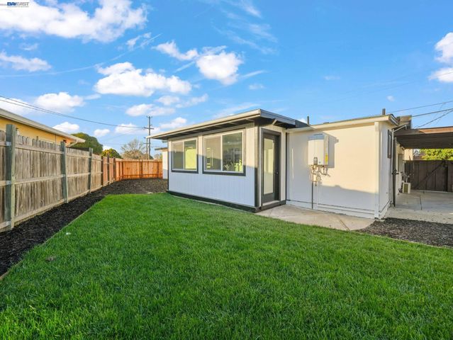 36605 Hafner St, Newark, CA 94560