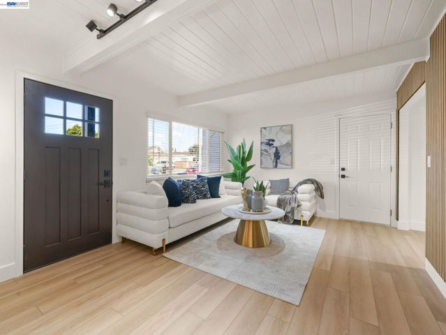 36605 Hafner St, Newark, CA 94560
