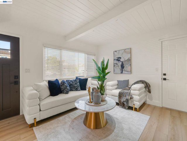 36605 Hafner St, Newark, CA 94560