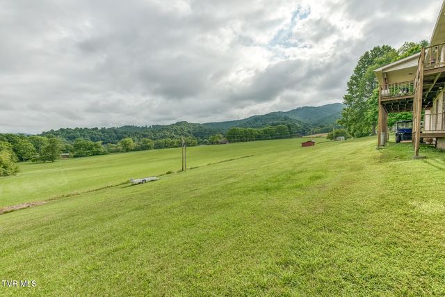 451 Highland Acres, Mountain City, TN 37683