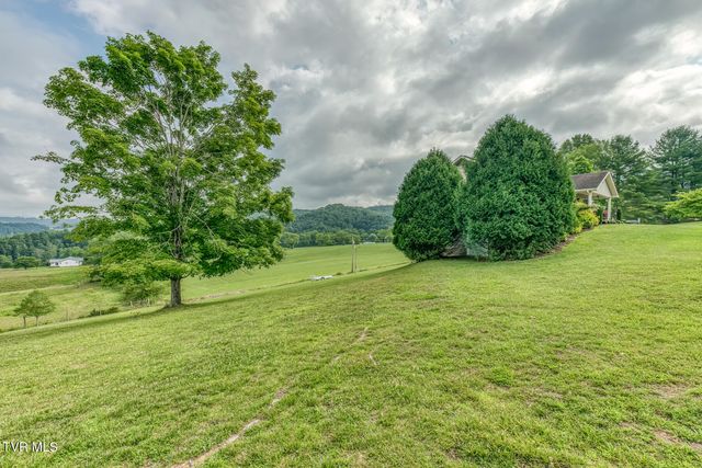 451 Highland Acres, Mountain City, TN 37683