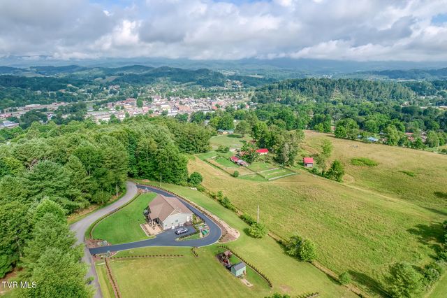 451 Highland Acres, Mountain City, TN 37683