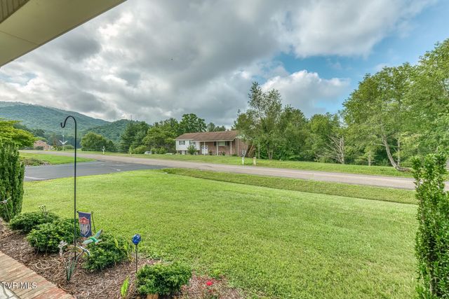 451 Highland Acres, Mountain City, TN 37683