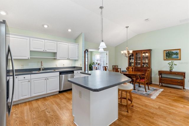 2725 MORVEN PARK WAY, The Villages, FL 32162