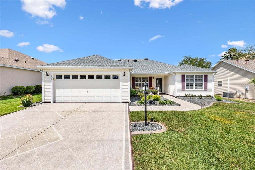 Image 1 of property listing at 2725 MORVEN PARK WAY, The Villages, FL 32162