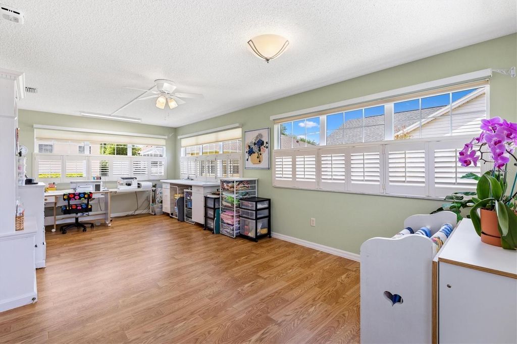 Image 13 of property listing at 2725 MORVEN PARK WAY, The Villages, FL 32162