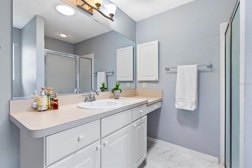 Image 19 of property listing at 2725 MORVEN PARK WAY, The Villages, FL 32162