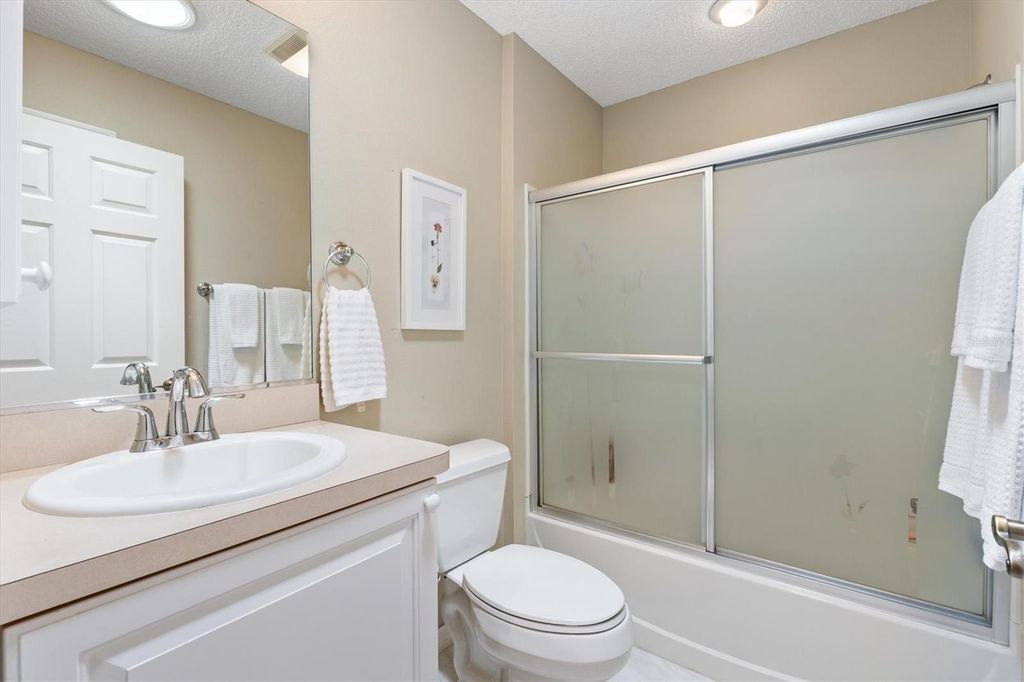 Image 22 of property listing at 2725 MORVEN PARK WAY, The Villages, FL 32162