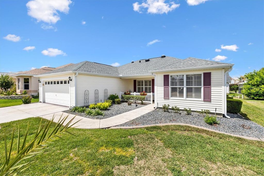 Image 27 of property listing at 2725 MORVEN PARK WAY, The Villages, FL 32162