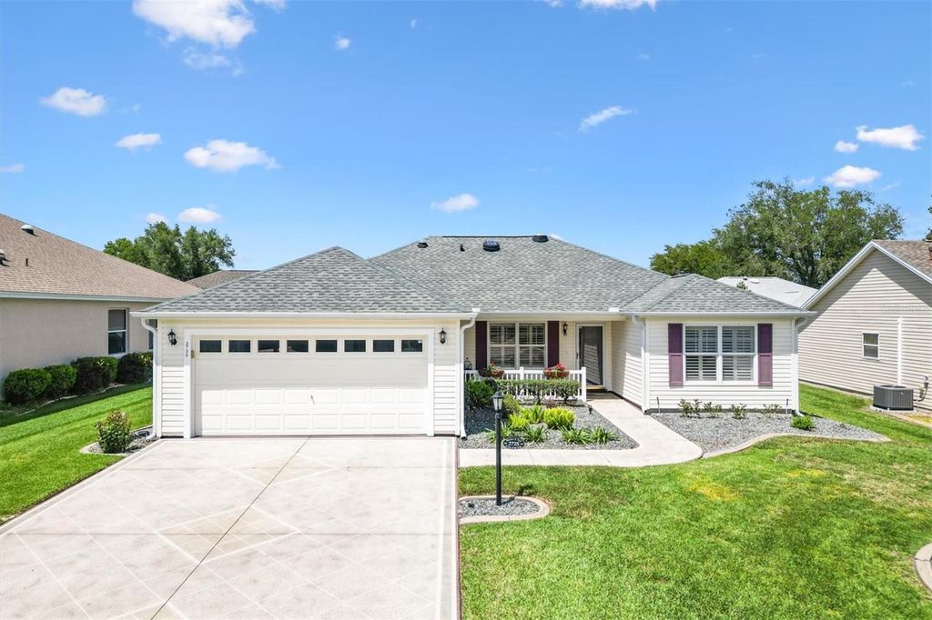 Image 28 of property listing at 2725 MORVEN PARK WAY, The Villages, FL 32162