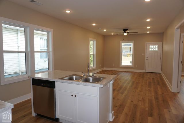 903 W Matthews Avenue, Jonesboro, AR 72401