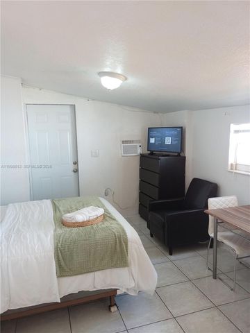 7121 Taft St A, Hollywood, FL 33024