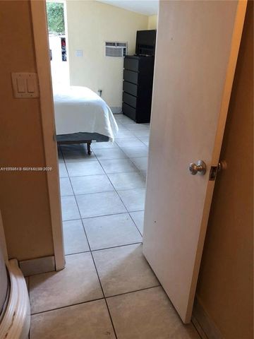 7121 Taft St A, Hollywood, FL 33024
