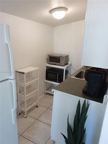7121 Taft St A, Hollywood, FL 33024