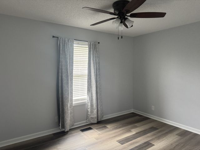 901 Lindsey Dr, Clarksville, TN 37042