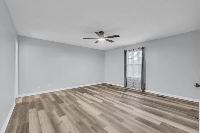 901 Lindsey Dr, Clarksville, TN 37042