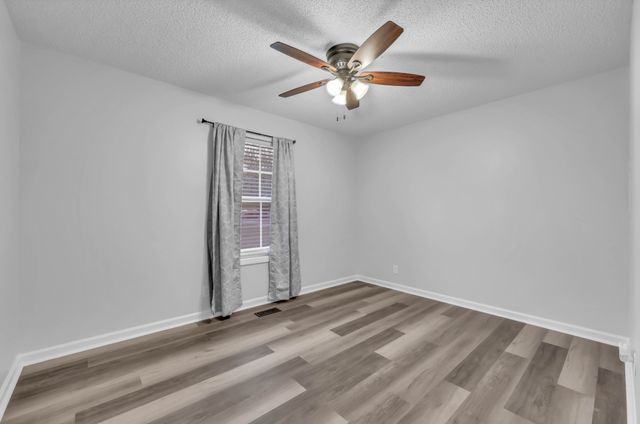 901 Lindsey Dr, Clarksville, TN 37042