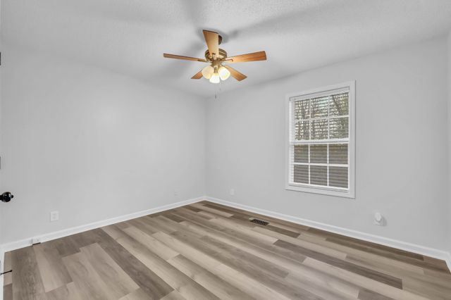 901 Lindsey Dr, Clarksville, TN 37042