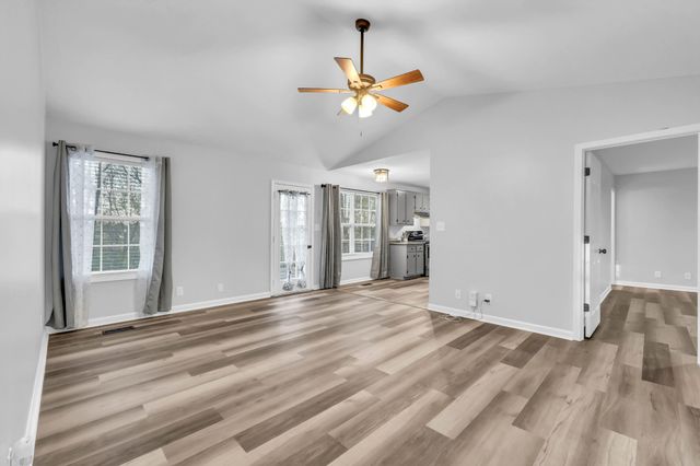 901 Lindsey Dr, Clarksville, TN 37042