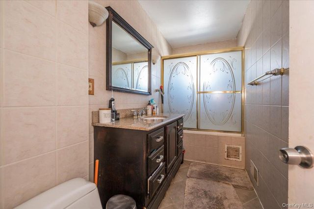 2515 Eastchester Road, Bronx, NY 10469