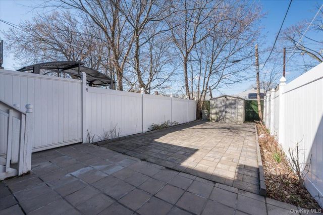 2515 Eastchester Road, Bronx, NY 10469
