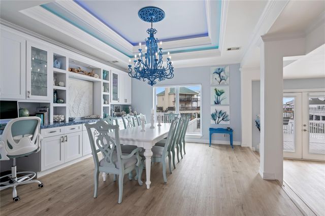 208 Coconut Street, Tiki Island, TX 77554