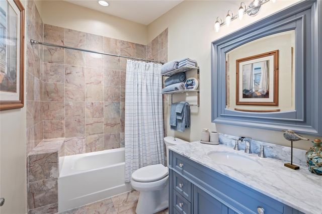 208 Coconut Street, Tiki Island, TX 77554