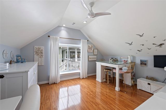 208 Coconut Street, Tiki Island, TX 77554