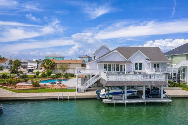 208 Coconut Street, Tiki Island, TX 77554