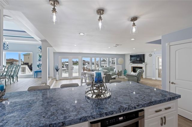 208 Coconut Street, Tiki Island, TX 77554