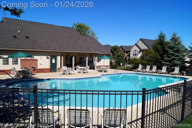 4030 Kirkway Court 125, Howell, MI 48843