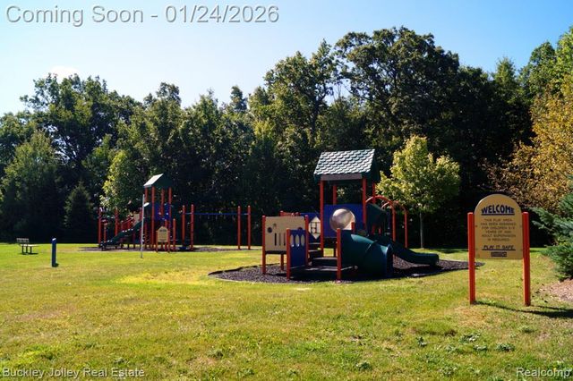 4030 Kirkway Court 125, Howell, MI 48843