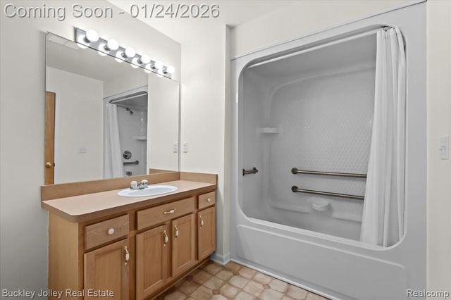 4030 Kirkway Court 125, Howell, MI 48843