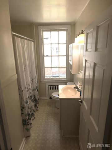 68 W Cliff Street, Somerville, NJ 08876