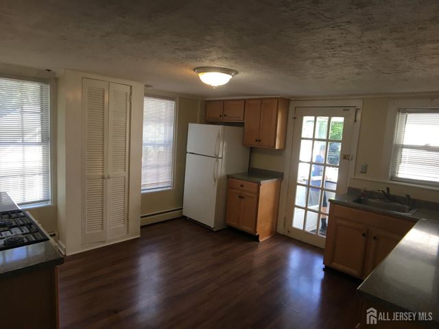 68 W Cliff Street, Somerville, NJ 08876