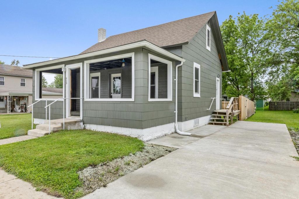 429 W Juneau STREET, Tomah, WI 54660