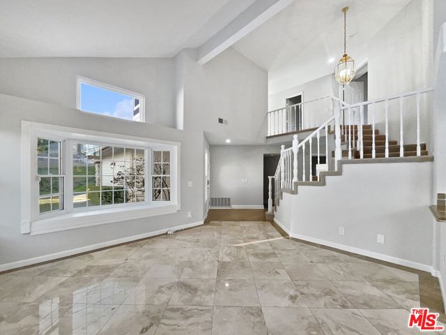 28547 Heather Lane, Castaic, CA 91384