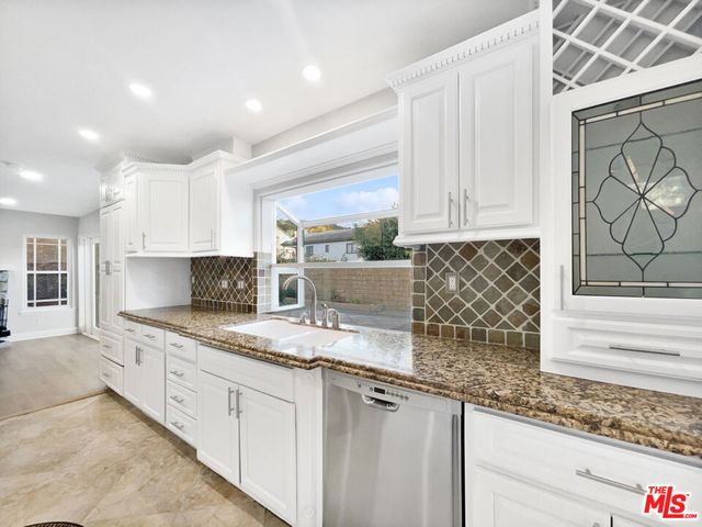 28547 Heather Lane, Castaic, CA 91384