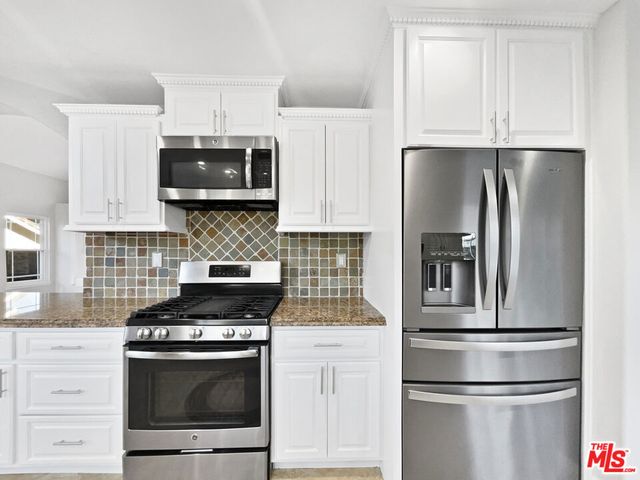 28547 Heather Lane, Castaic, CA 91384