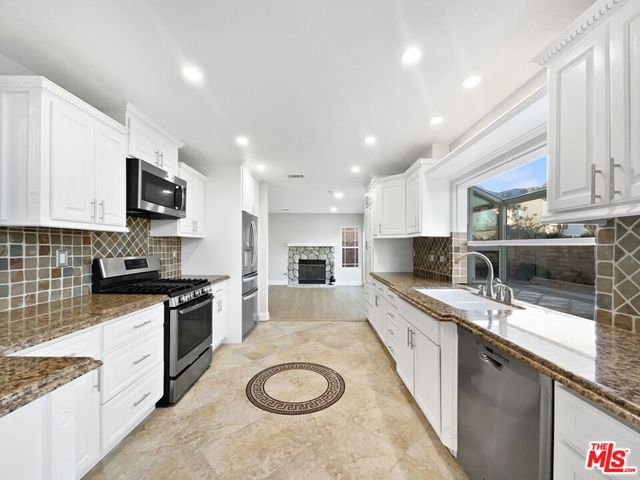 28547 Heather Lane, Castaic, CA 91384