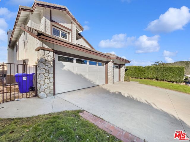 28547 Heather Lane, Castaic, CA 91384