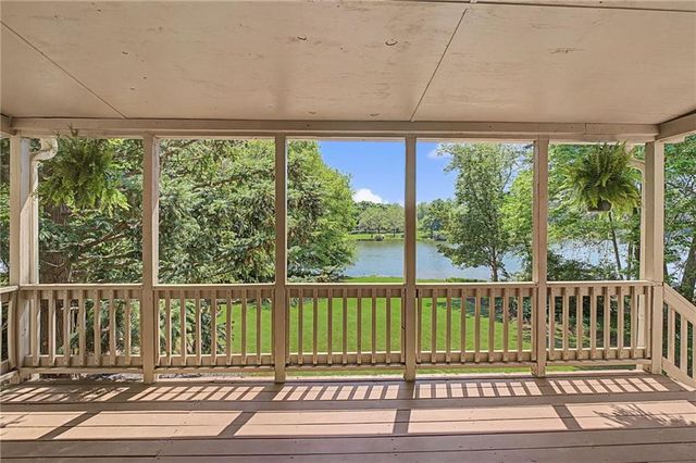 1263 Summit Chase Drive, Snellville, GA 30078