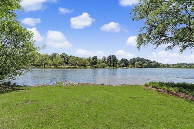 1263 Summit Chase Drive, Snellville, GA 30078