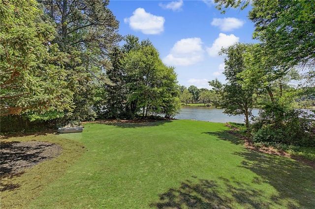 1263 Summit Chase Drive, Snellville, GA 30078