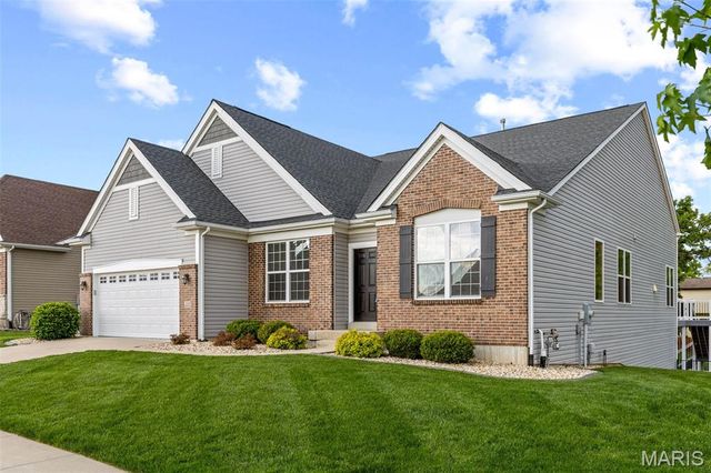221 Northern Pines Court, St Peters, MO 63376