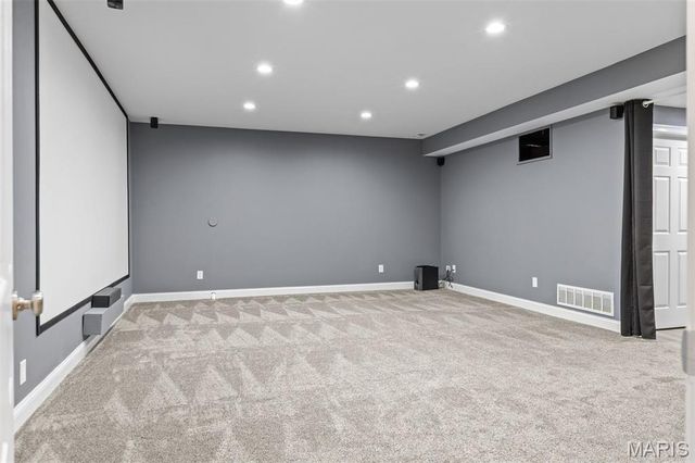 221 Northern Pines Court, St Peters, MO 63376