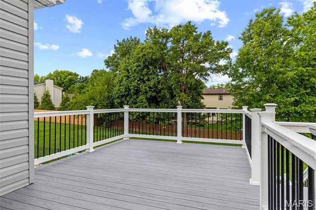 221 Northern Pines Court, St Peters, MO 63376