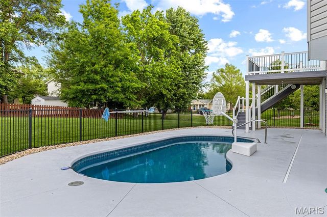 221 Northern Pines Court, St Peters, MO 63376