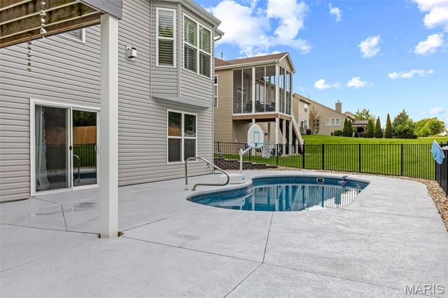 221 Northern Pines Court, St Peters, MO 63376